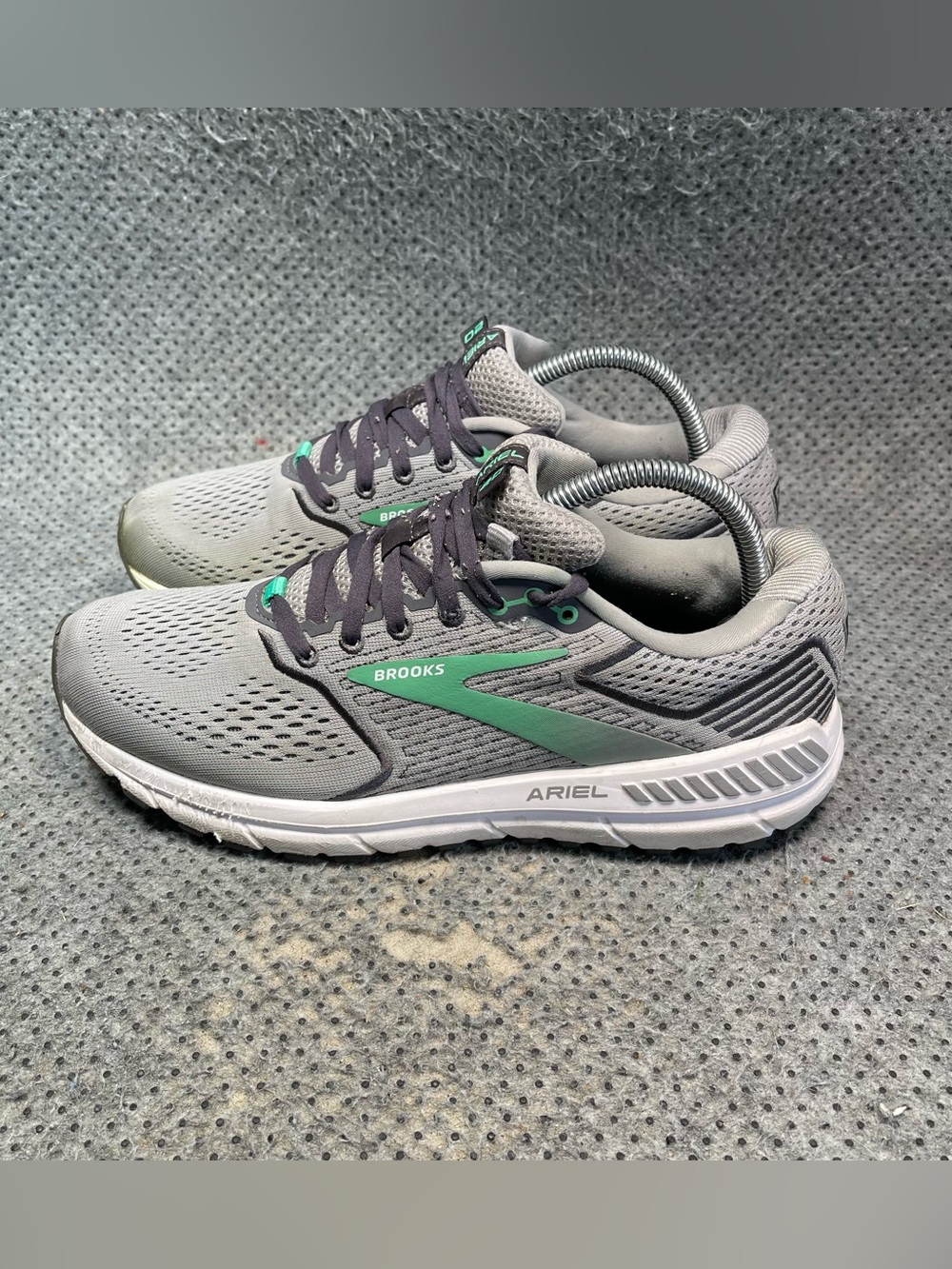 Brooks Ariel 20 Grey Running Shoes Size 10 Women’s